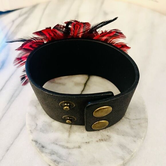 Feather Wrap Bracelet Red Black Vegan Leather Snap‎ Closure Statement Costume - Picture 2 of 8